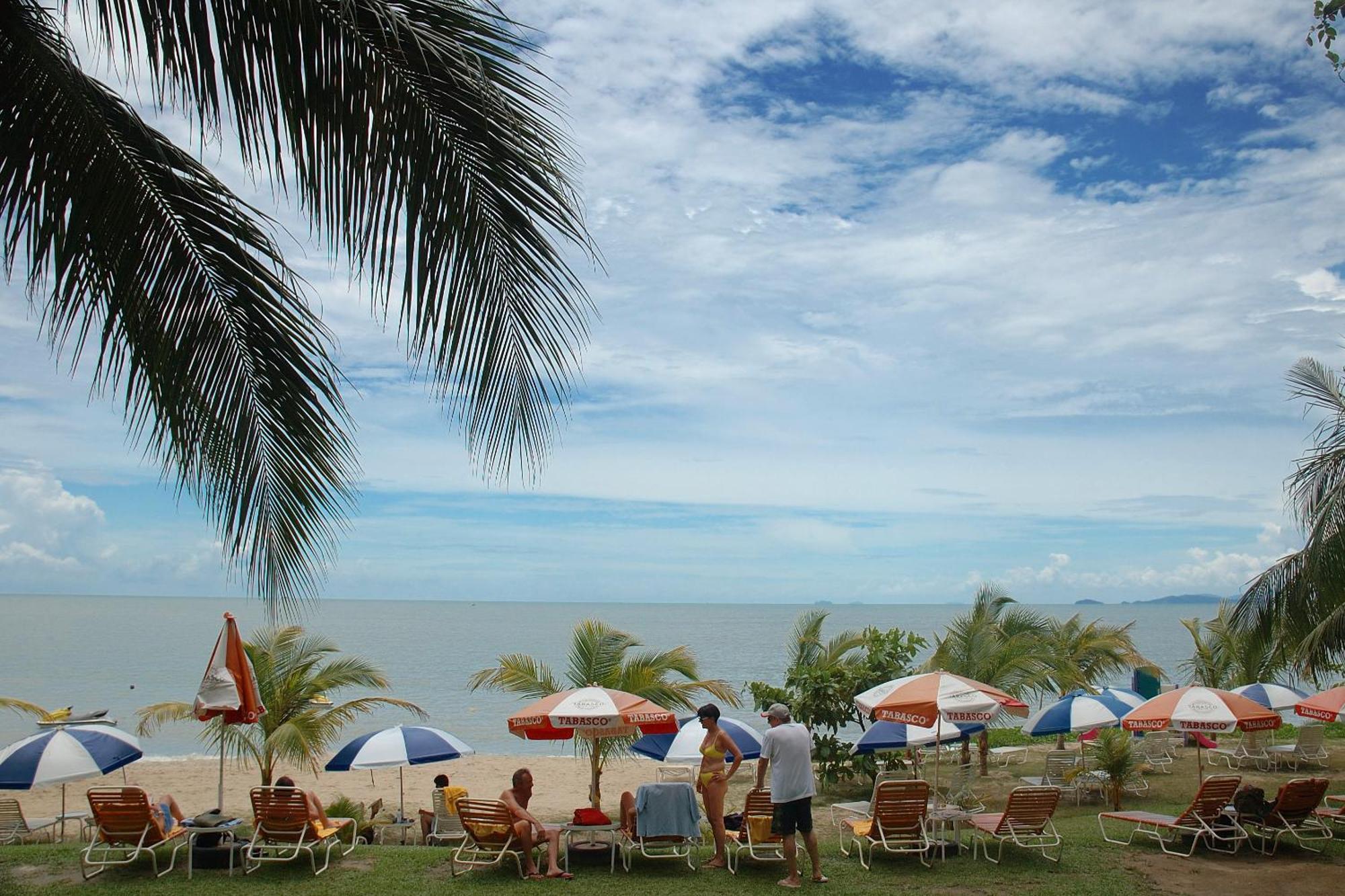 Rainbow Paradise Beach Resort Tanjung Bungah  Dış mekan fotoğraf