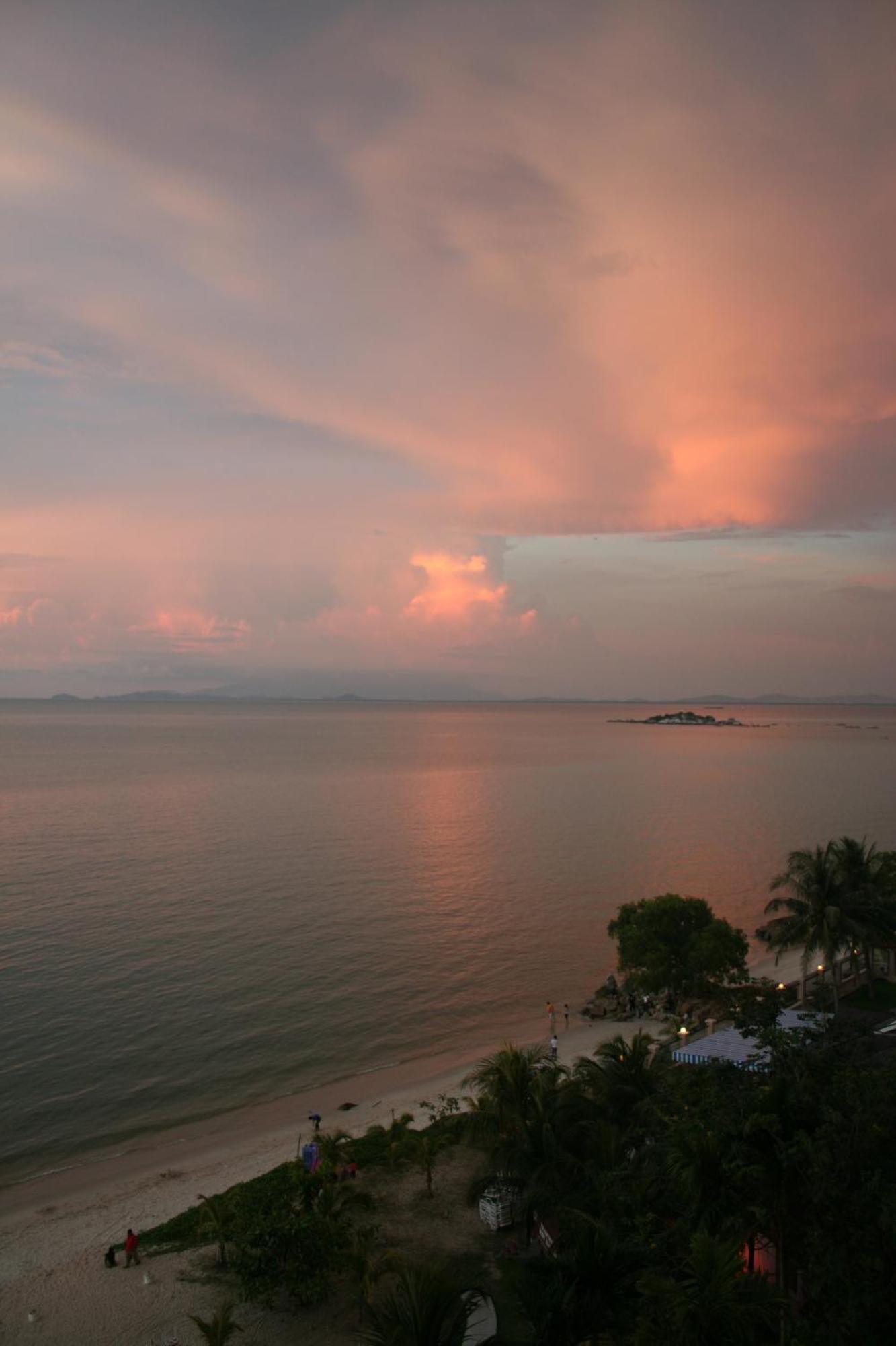 Rainbow Paradise Beach Resort Tanjung Bungah  Dış mekan fotoğraf