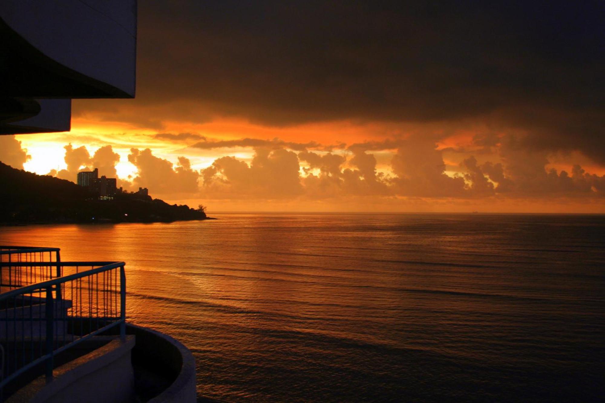 Rainbow Paradise Beach Resort Tanjung Bungah  Dış mekan fotoğraf